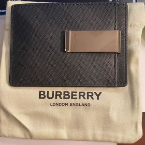 Brand new! Burberry card holder!!